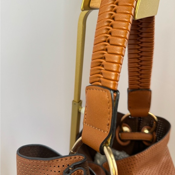 Cutest faux leather brown bucket purse - Picture 5 of 13